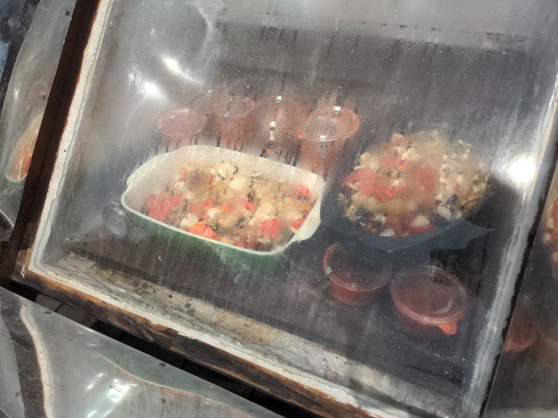 Fichier:David Four Solaire Cuisson ratatouille, stérilisation coulis.jpg