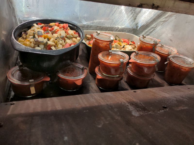 Fichier:David Four Solaire Cuisson ratatouille, stérilisation coulis vue porte.jpg
